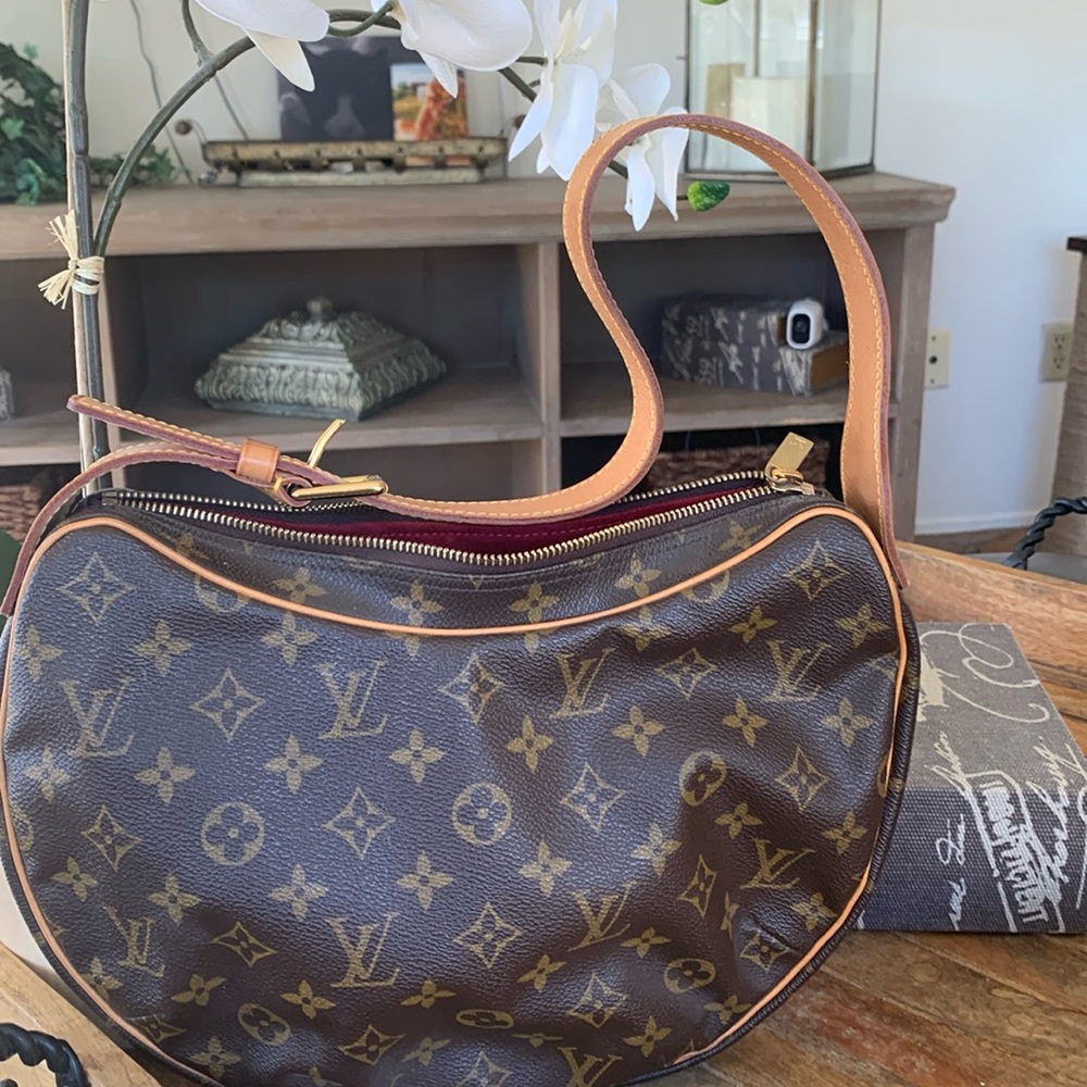 Louis Vuitton 2003 croissant mm hobo bag